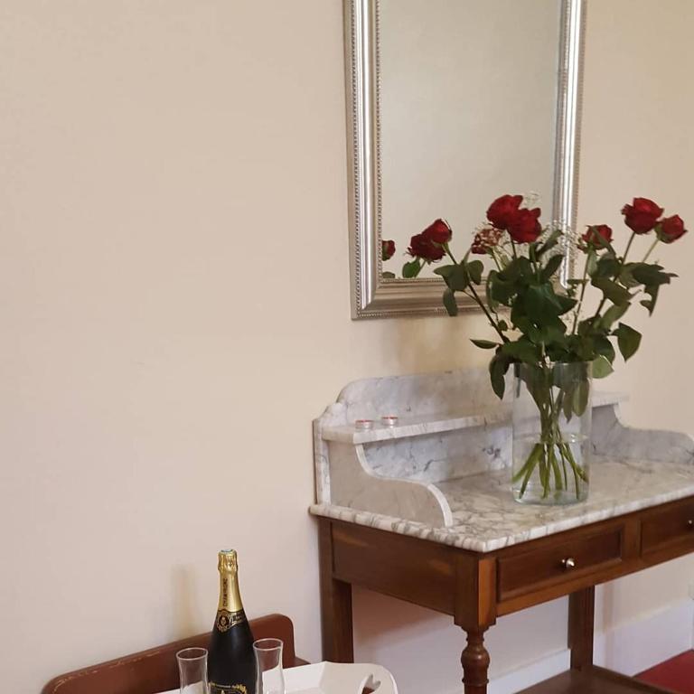 Nápoje v ubytování Hotel Raymond VII