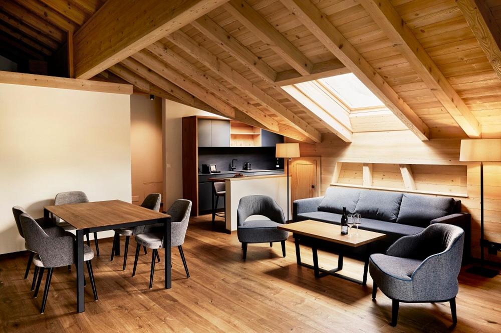 Posezení v ubytování Hotel Alpenland