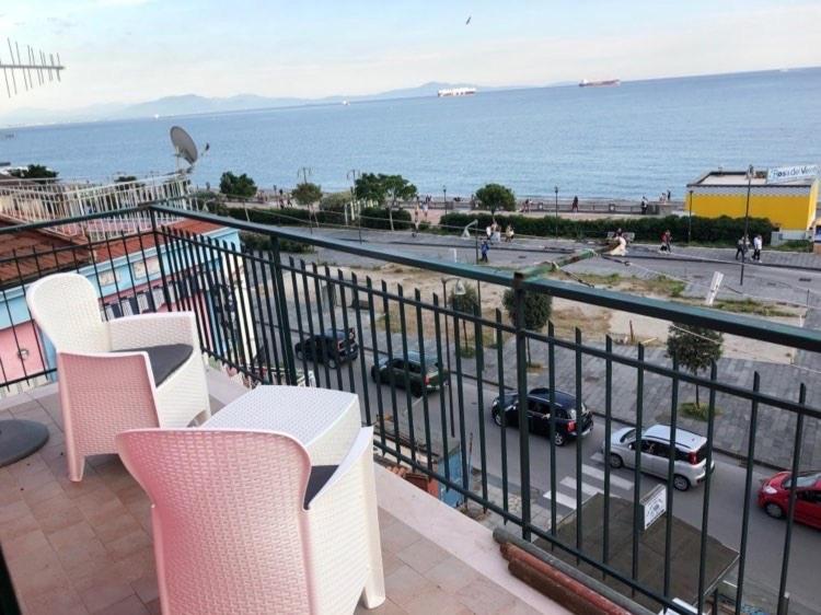 Imagen de la galería de Casa bella con terrazzo sul mare, en Vietri