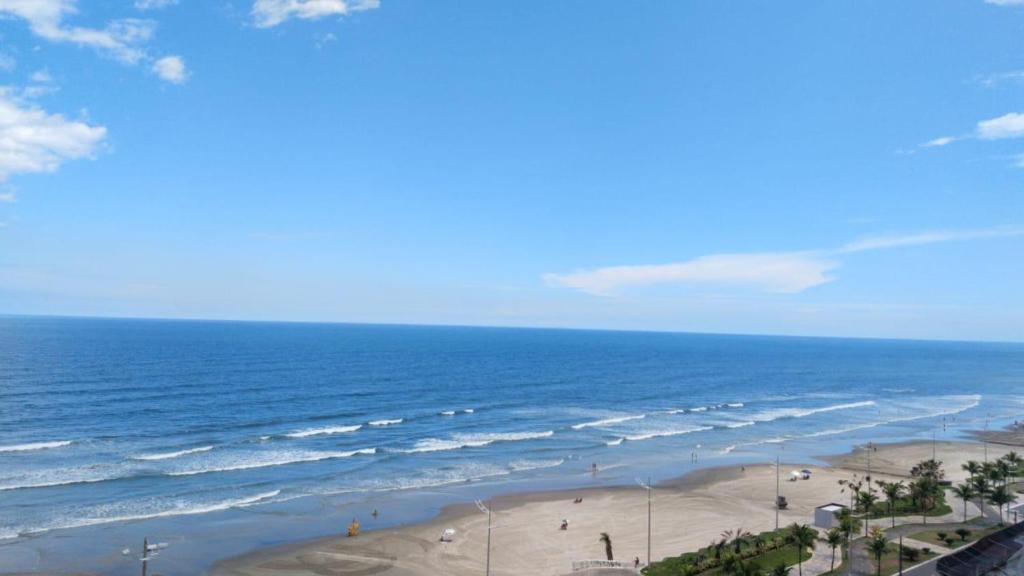  Praia Grande - Edifício Frente ao Mar com Piscina