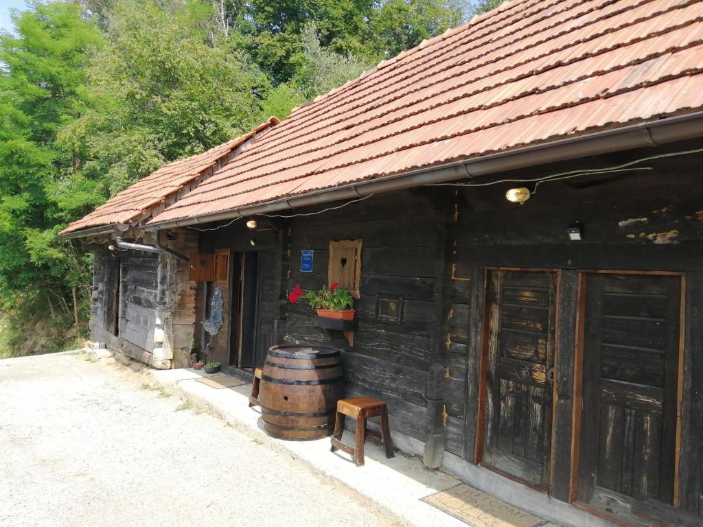 Robinzonski smještaj Tepeš