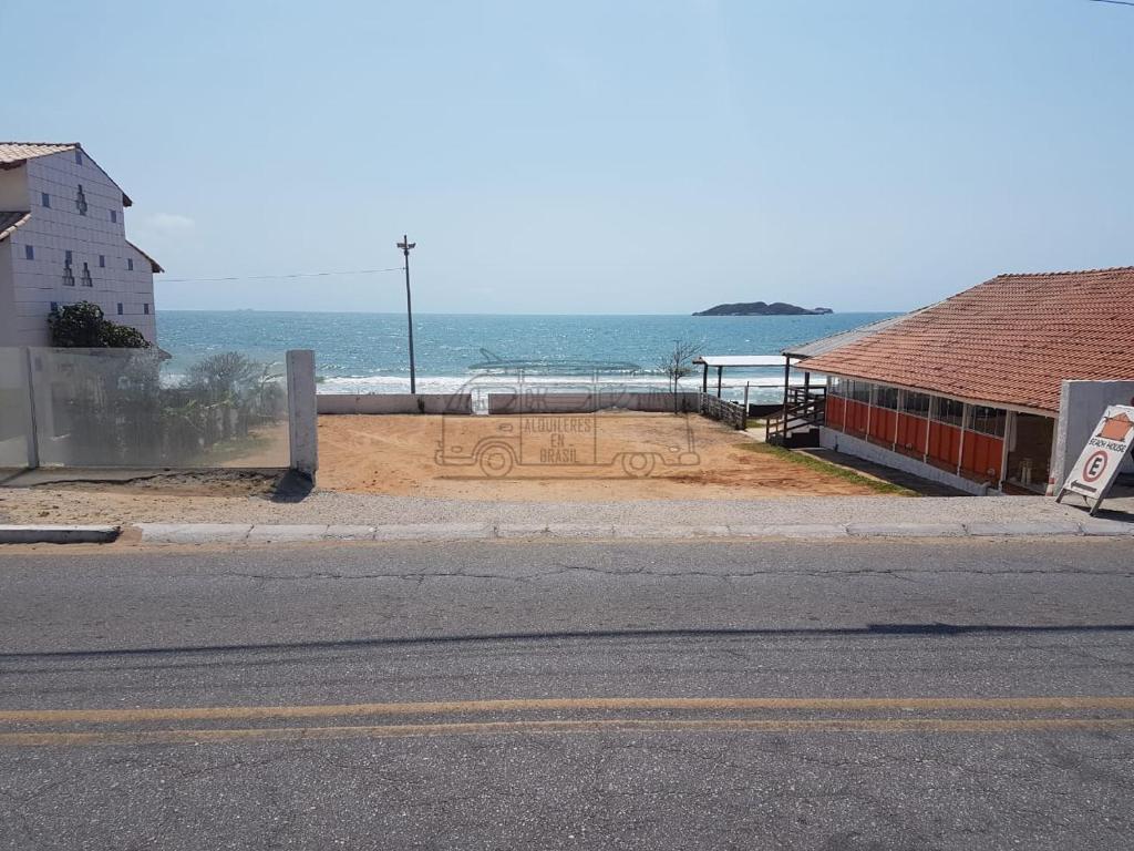  Lindo apto a poucos passos da Praia dos Ingleses