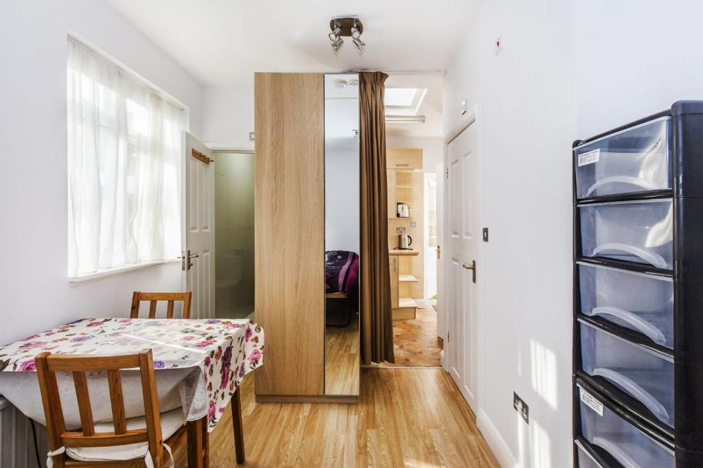 Attractive Studio in Hendon!