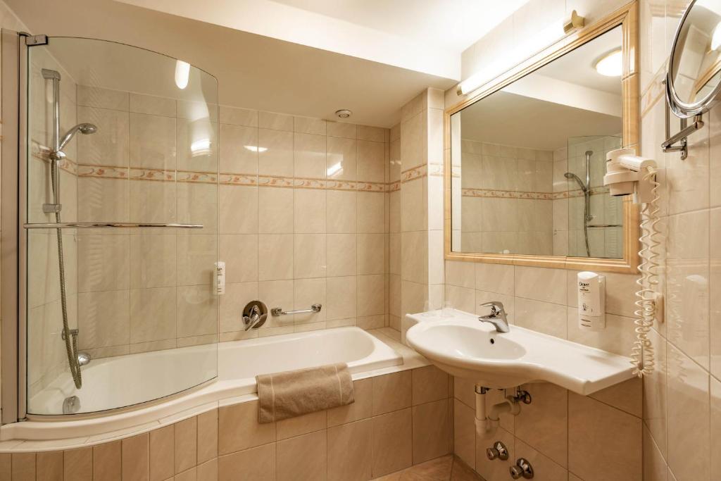 Hotel Berghof Mayrhofen - 13