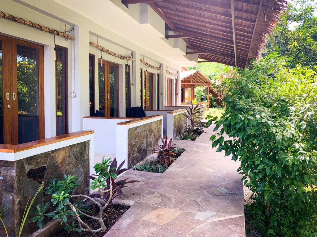 Zahrada ubytování 3WILL Bunaken Dive Resort