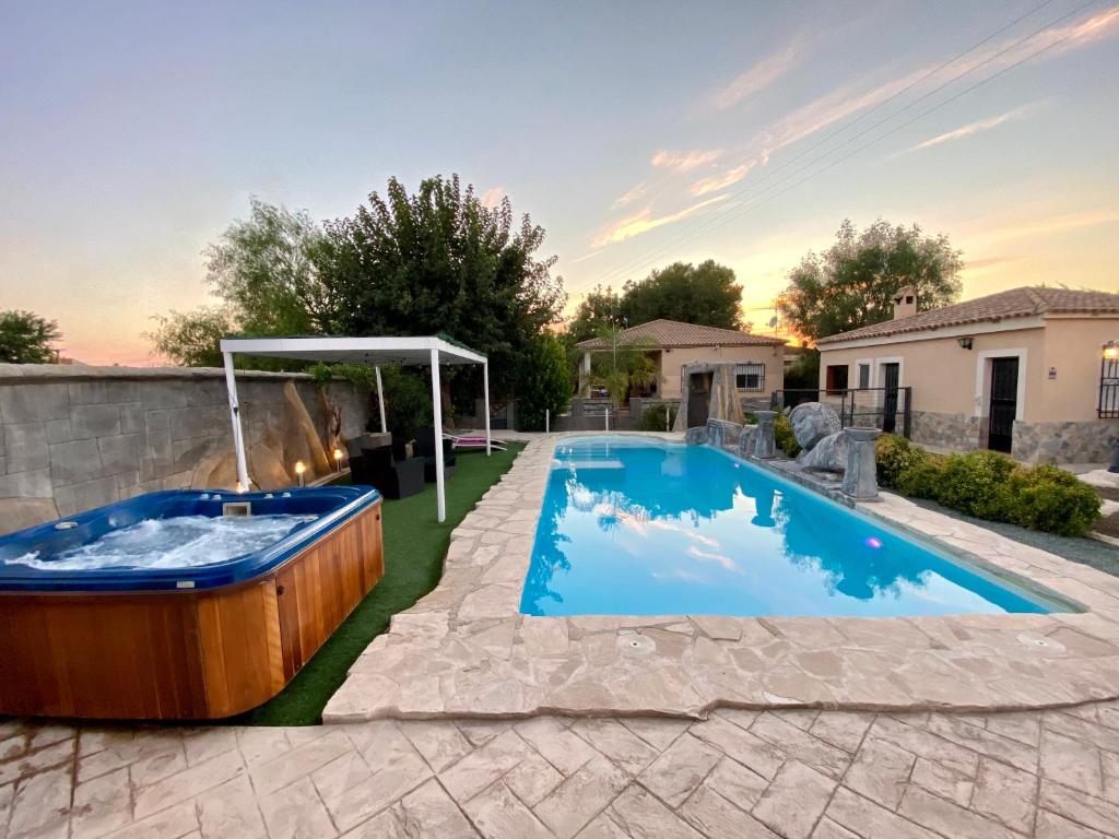 Pronunciar Productivo estoy enfermo Villa Exclusiva Piscina con Jacuzzi y Jardín privado (España Las Torres de Cotillas) - Booking.com Pronunciar Productivo estoy enfermo Villa Exclusiva Piscina con Jacuzzi y Jardín privado (España Las Torres de Cotillas) - Booking.com