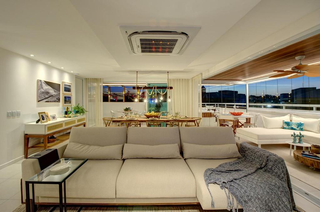  Luxuosa Cobertura no condomínio GolfVille
