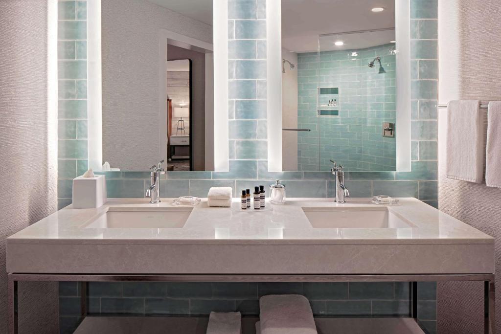 Hyatt Regency Mission Bay Spa and Marina - King Room With Rooftop Terrace