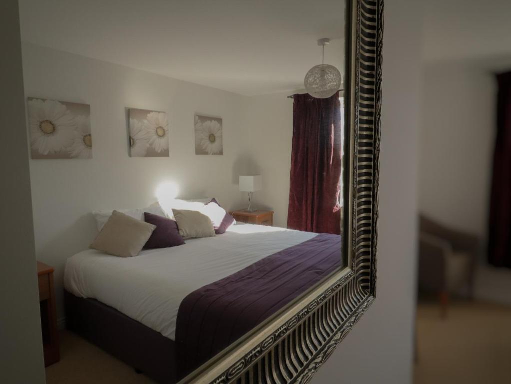 En eller flere senge i et værelse på Great location nr train station & parking in Banbury