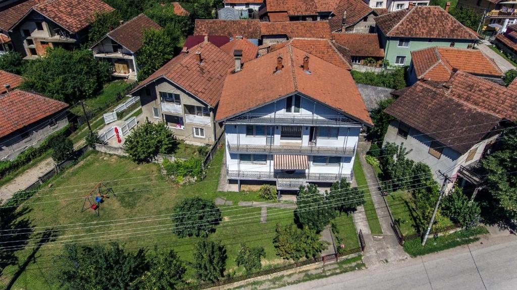 Kuća za odmor ŽIVKOVIĆ - STRMOSTEN - Housity