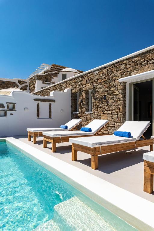 Bazén v ubytování Mykonos Divino nebo v jeho okolí