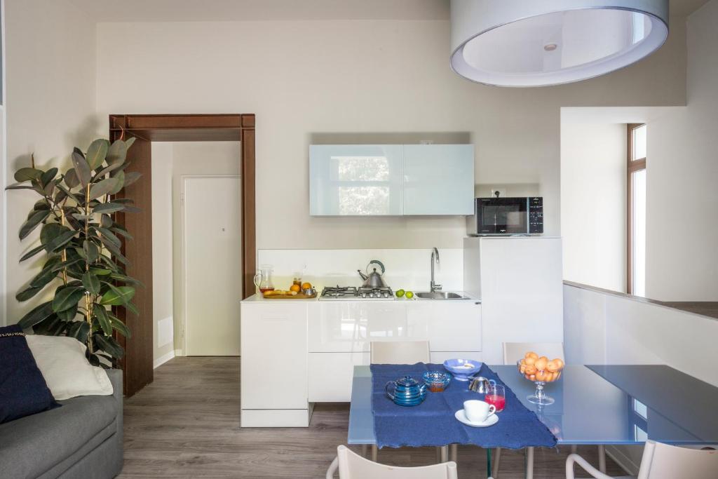 Kuchnia lub aneks kuchenny w obiekcie San Leonardo Suites