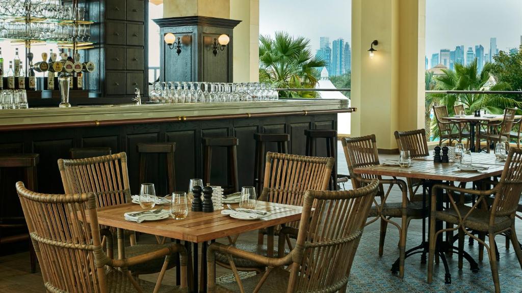 Restauracja lub miejsce do jedzenia w obiekcie InterContinental Hotels Doha Residences