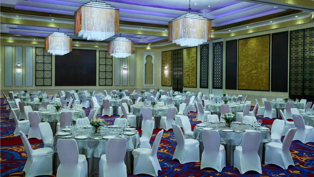 Restauracja lub miejsce do jedzenia w obiekcie InterContinental Hotels Doha Residences