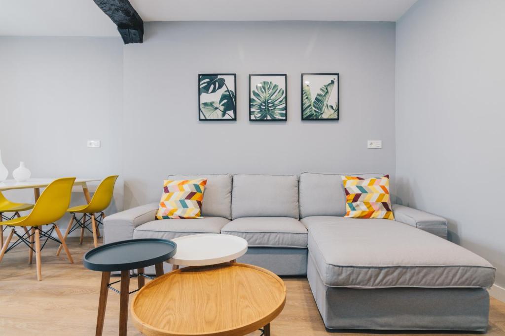 Posezení v ubytování Ibaizabal apartment by People Rentals