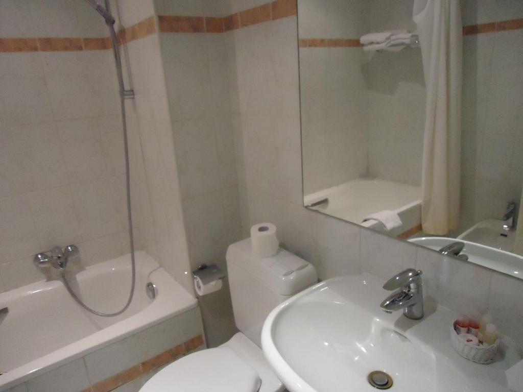 Koupelna v ubytování Résidence-Hotel Le Quinze Grand Place Brussels