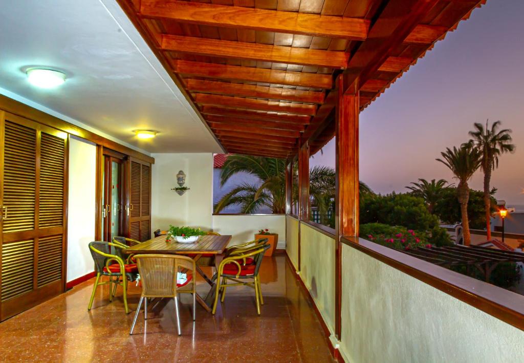 Balkón alebo terasa v ubytovaní Villa Punta Negra HEATED POOL tenerifesummervillas