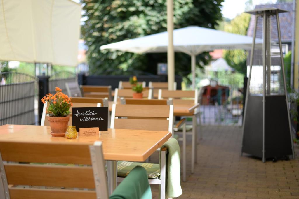 Restaurace v ubytování Gasthaus & Pension Zirkelstein