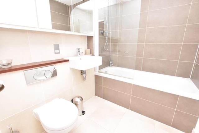 Seaview, Luxury apartment, 2 min walk to Porth Beach - Apartment - Erdgeschoss