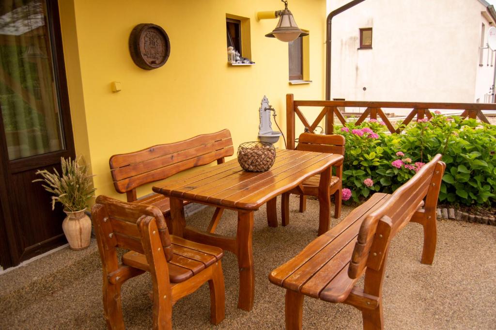 Balkón nebo terasa v ubytování Penzion Holacký
