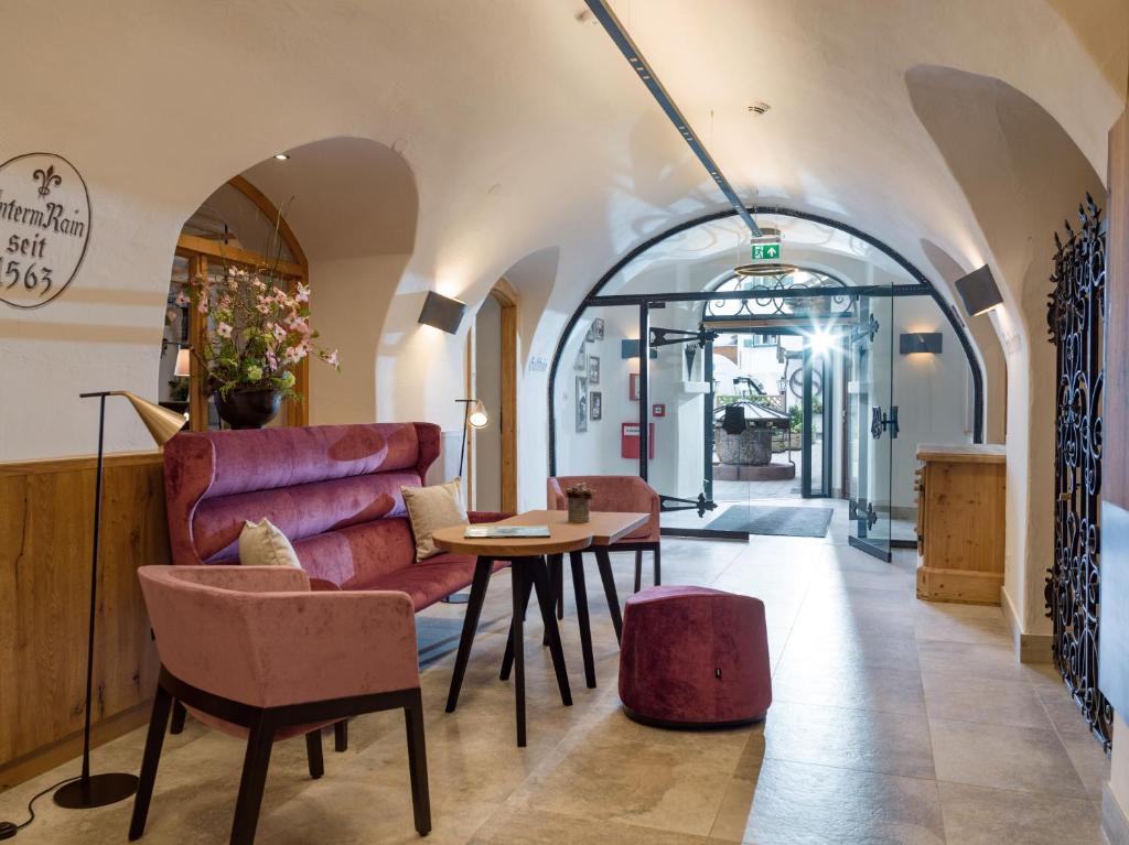 Posezení v ubytování Alpen Glück Hotel Unterm Rain garni