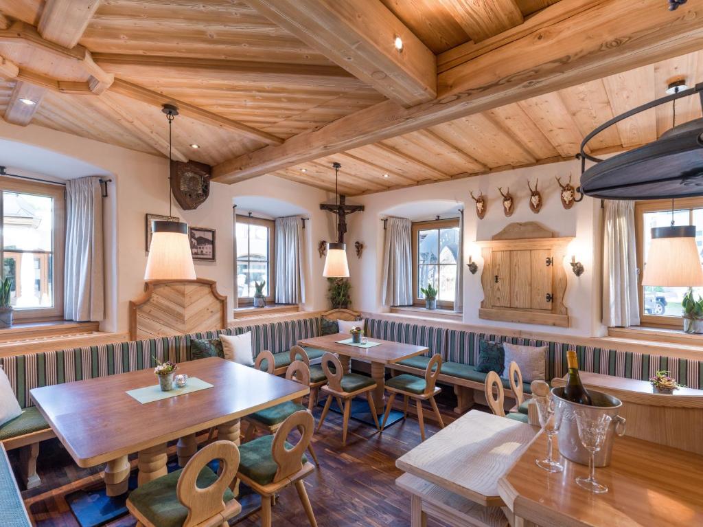 Restaurace v ubytování Alpen Glück Hotel Unterm Rain garni
