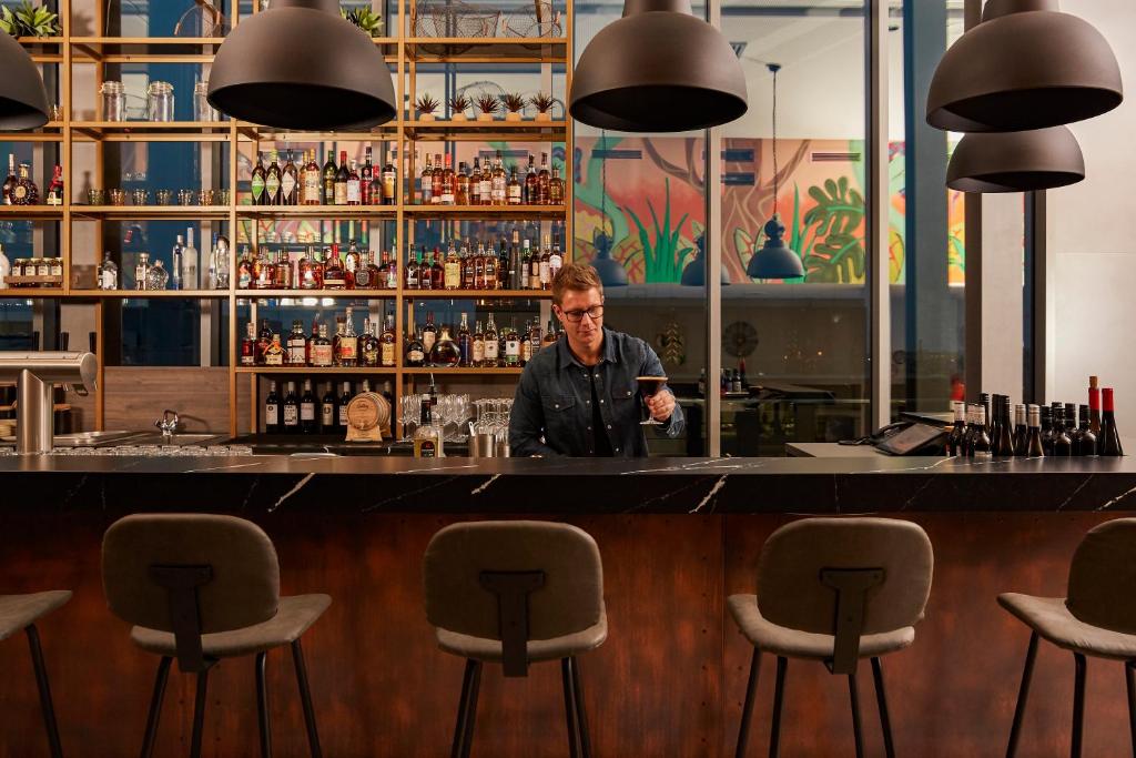 Thức uống tại Hotel Indigo Berlin - East Side Gallery