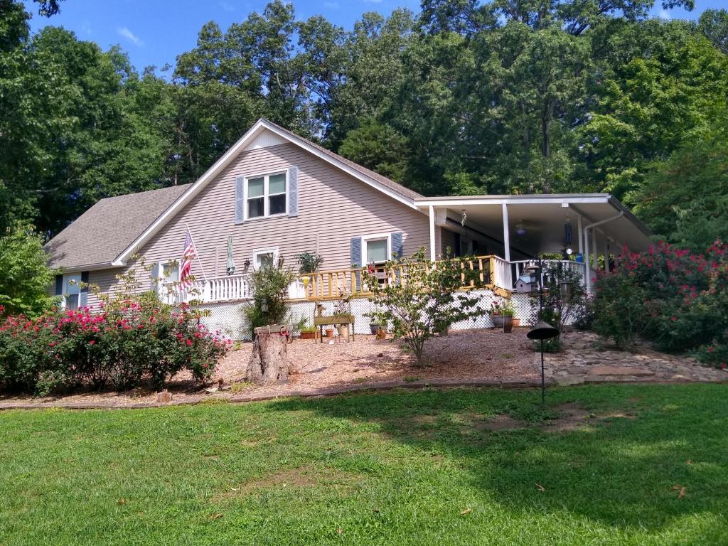 serenity hill bed and breakfast, Sloans Crossing (updated prices 2024)