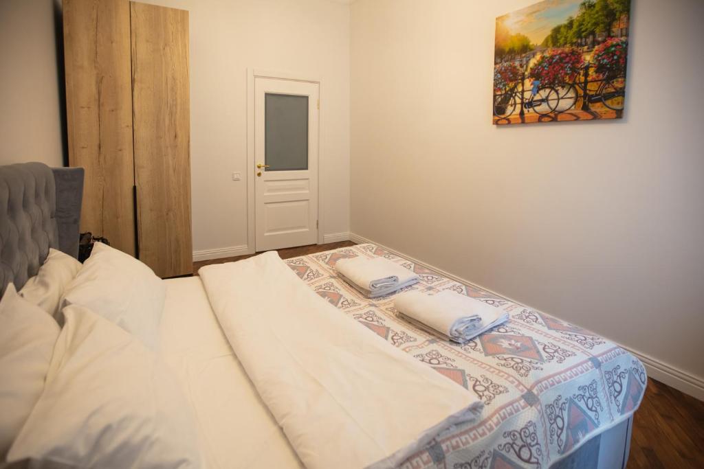 Friends House- сучасні апартаменти в центрі Львова - Three-Bedroom Apartment