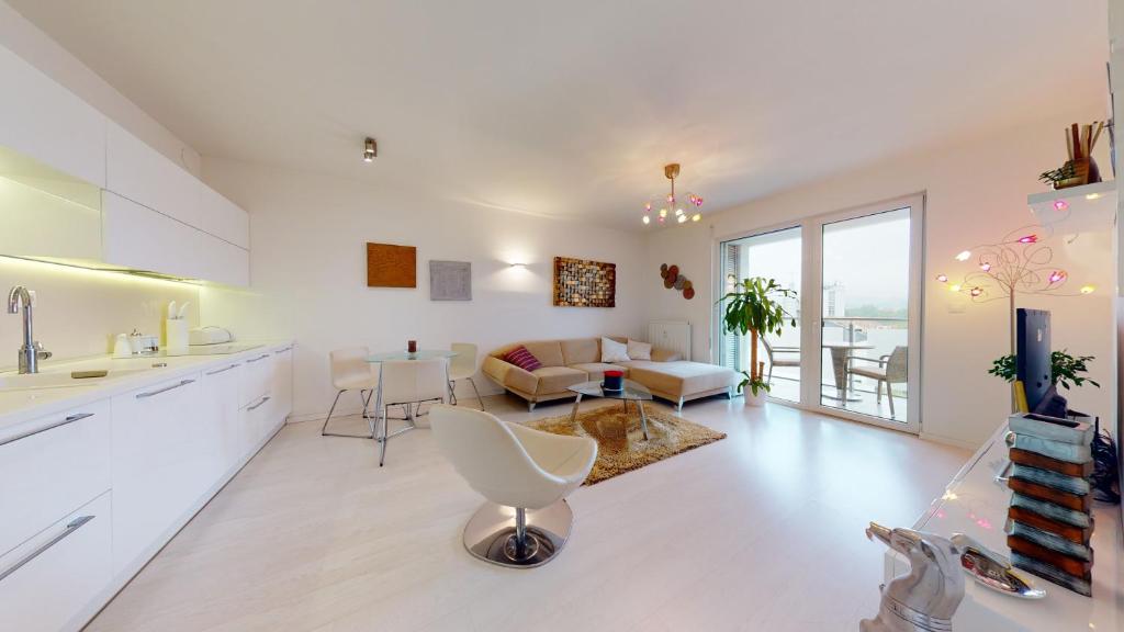Η κουζίνα ή μικρή κουζίνα στο BIBI Centroom Apartment