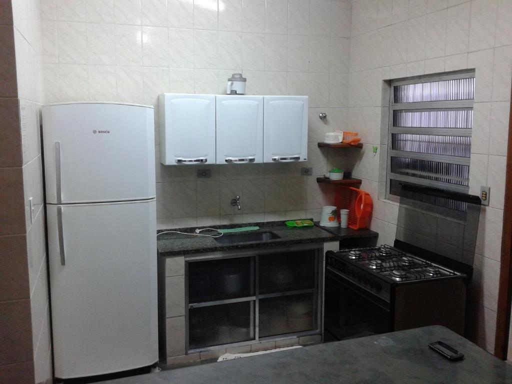  Casa em Maranduba - Ubatuba - 10 pessoas - 100m da praia