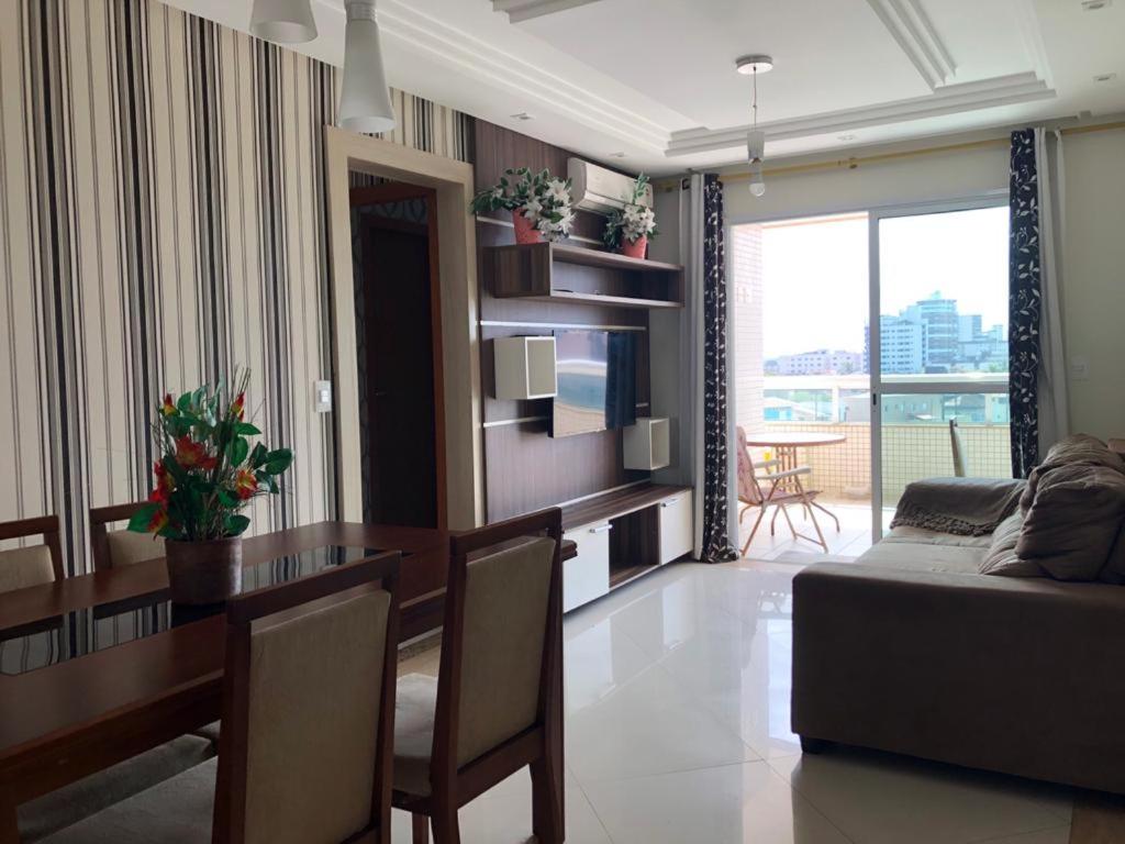 Apto frete ao mar- Praia Grande-Vl Caiçara