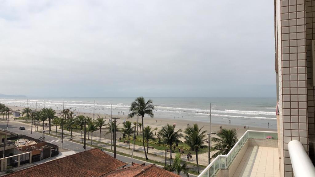  Apto frete ao mar- Praia Grande-Vl Caiçara