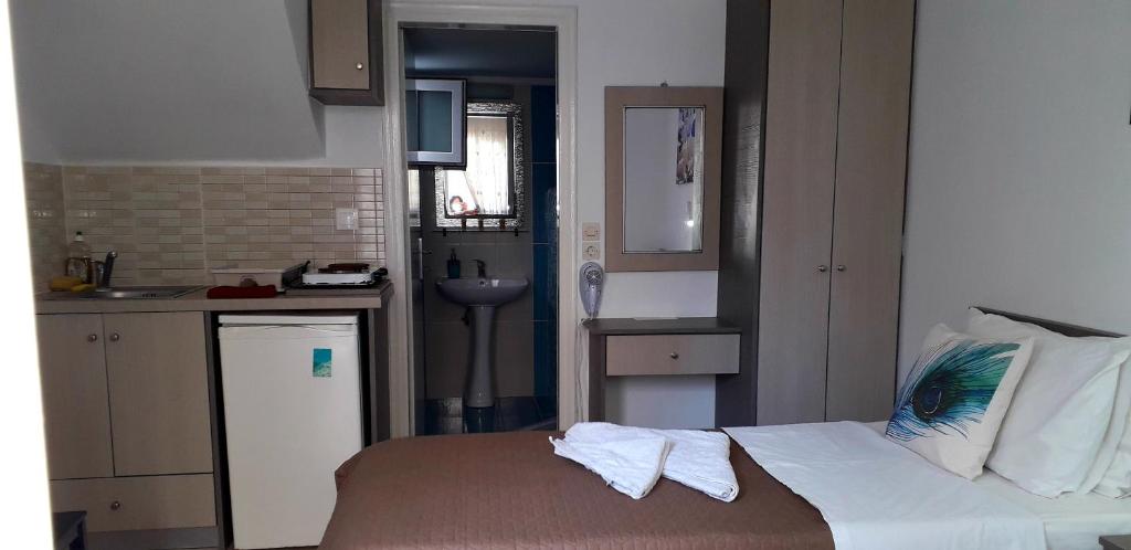 Honeymoon Beach Studios - 7