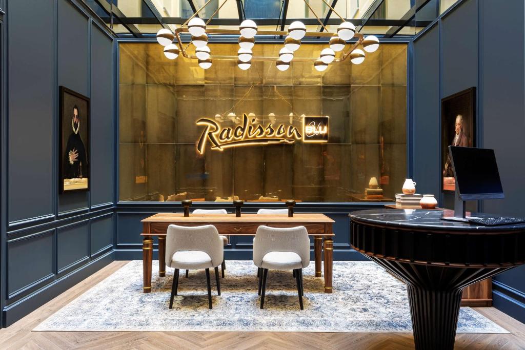 Radisson Blu Hotel, Madrid Prado - Resim 15