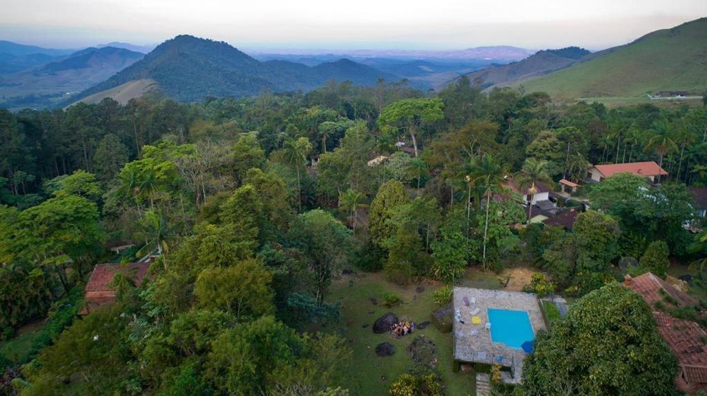  Casa de Temporada Penedo / Serrinha