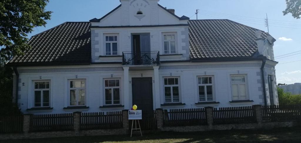 Gościnny Dworek - Housity