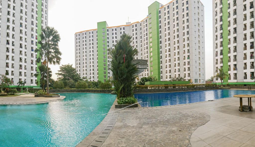 Apartment Green Lake View Managed by Joel Property, Pondokcabe Hilir