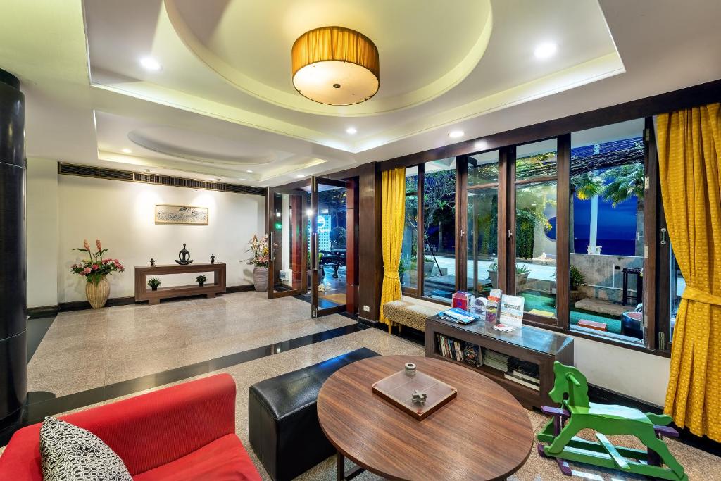 The Jomtien Twelve - Resim 10