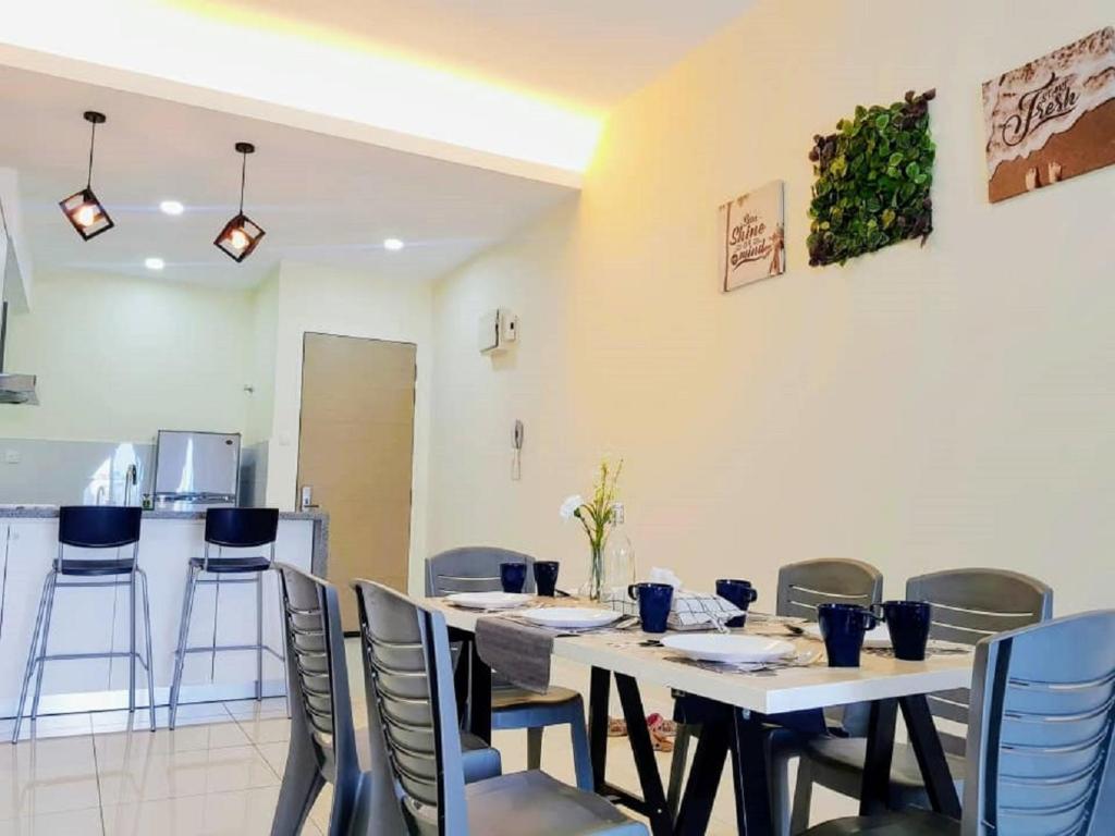 Skypod Residence Puchong - Apartamento De Tres Dormitorios