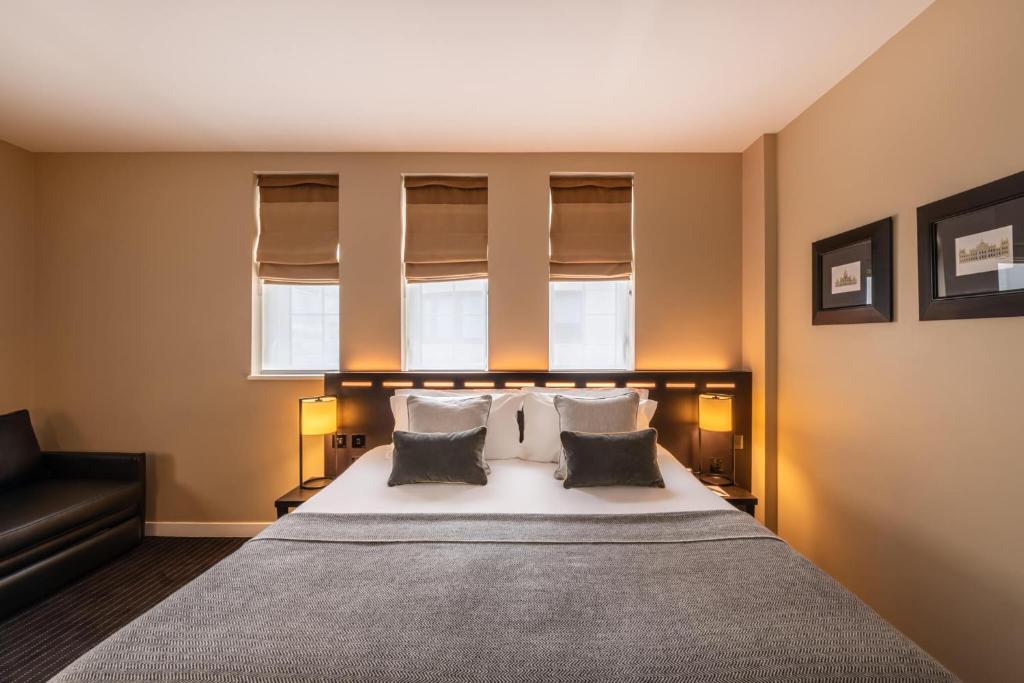 The Resident Victoria - Resim 20