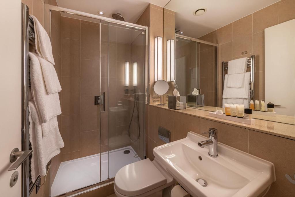 The Resident Victoria - Resim 3