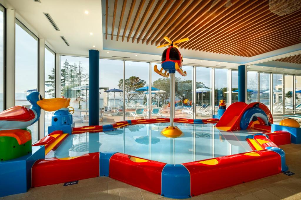 Bazén v ubytování Girandella Resort, Valamar Collection nebo v jeho okolí