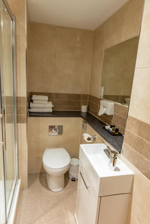 Hogs Back Hotel & Spa - Sala Familiar (2 Adultos + 1 Niño)