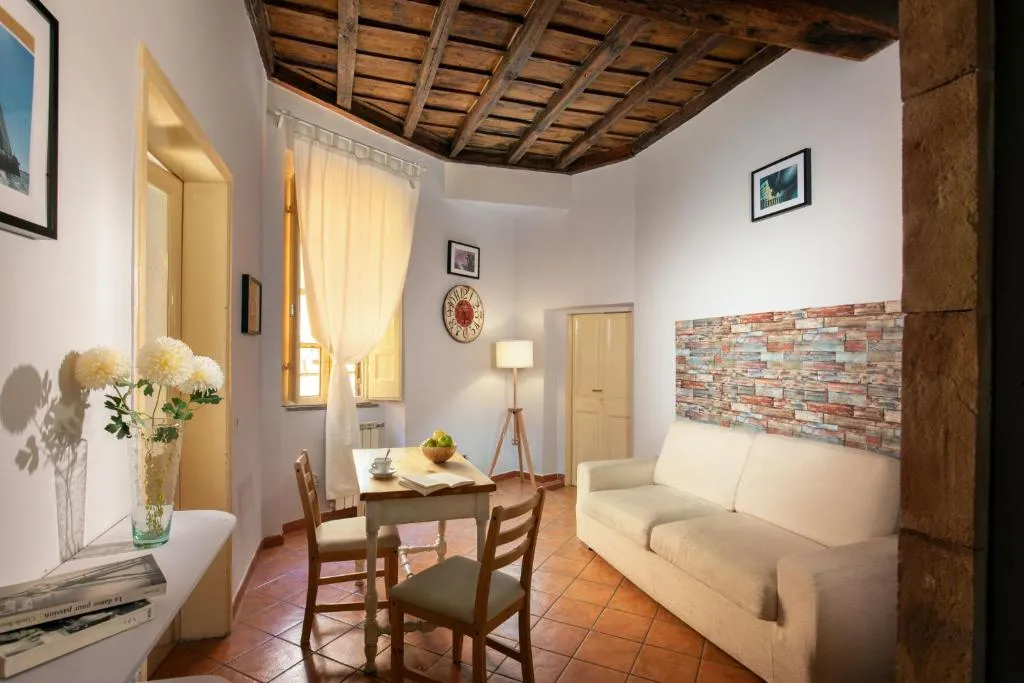Ponte Sisto's Apartment, Roma, Italy