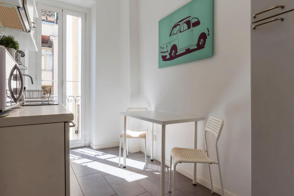 Kuchnia lub aneks kuchenny w obiekcie Fontana di Trevi Design Apartment
