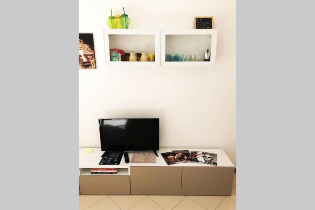 A television and/or entertainment centre at Al Politeama