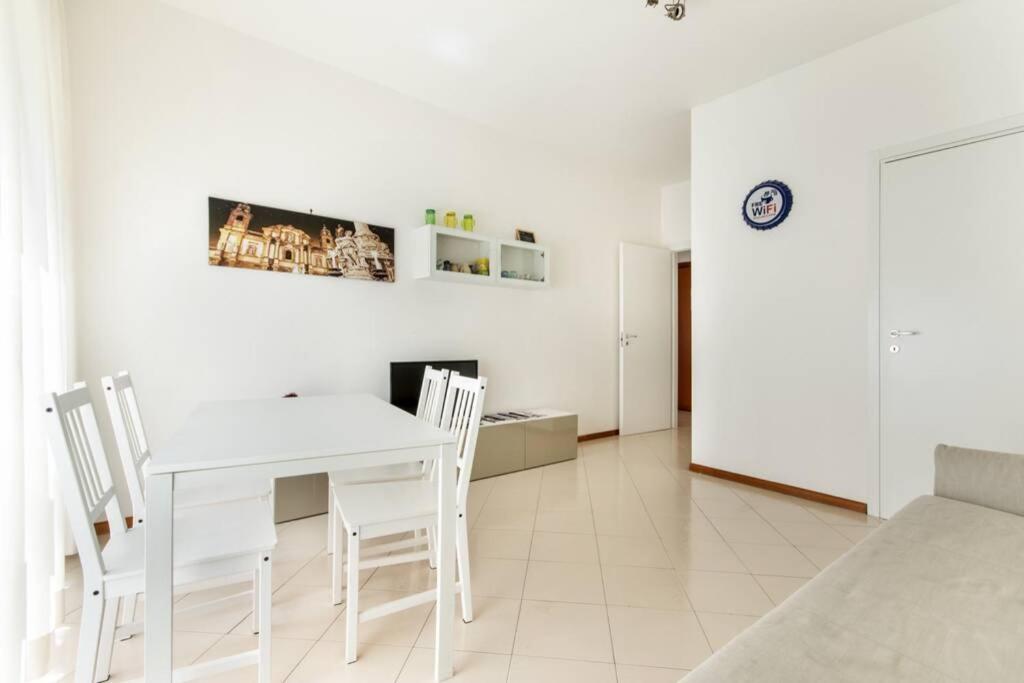 A kitchen or kitchenette at Al Politeama