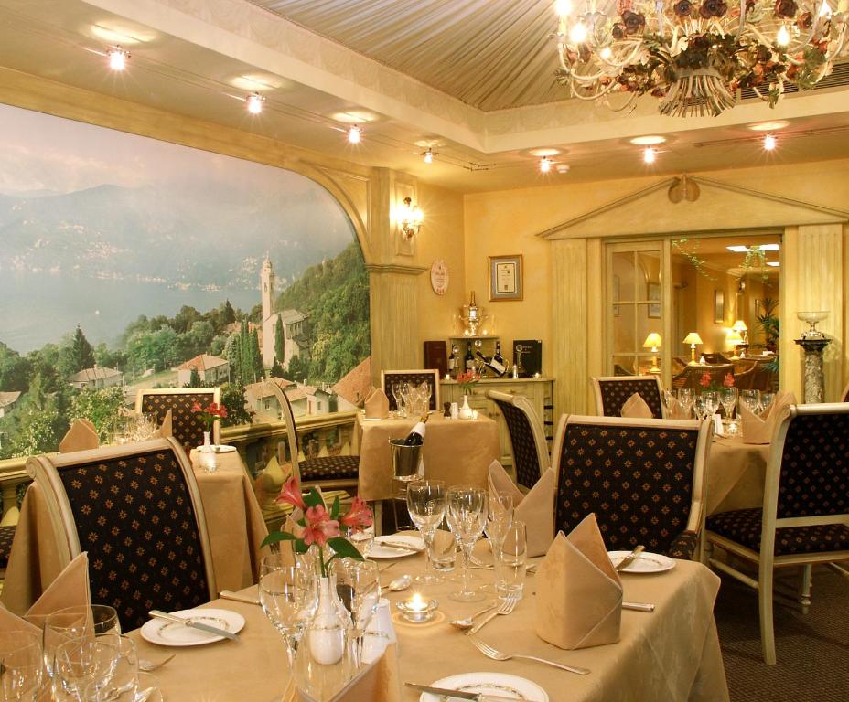 A restaurant or other place to eat at St Tudno Hotel 