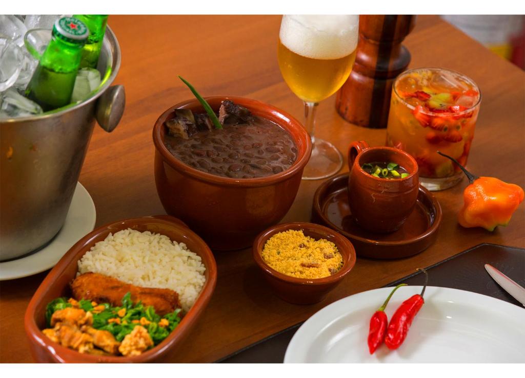  Leques Brasil Hotel Escola